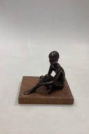 Royal Copenhagen S. G-Kelsey Bronze Figurine af Siddende Balletdanserinde fra 1975. No. 480/500