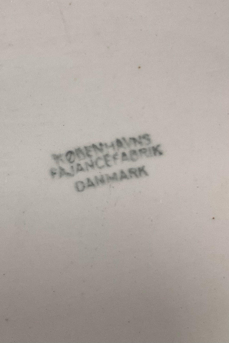 Royal Copenhagen / Aluminia Hvid institution Fad