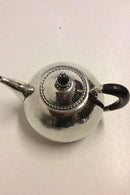 1915-1925年乔治-延森银质茶壶，带木柄，编号34