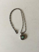 Georg Jensen Sterling Silber Halskette mit hellgrünem Stein.