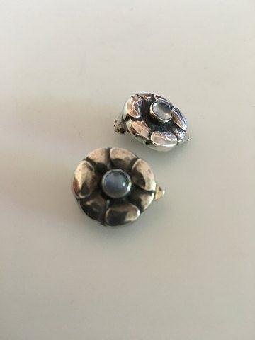 Georg Jensen Sterlingsilber-Ohrringe (Clip) Nr. 36 mit Mondstein.