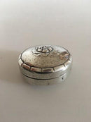 Georg Jensen Sterling Sølv Pilleæske No. 79 med Roset på Toppen