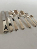 乔治-延森纯银金字塔餐具套装，供6人使用，共48件。