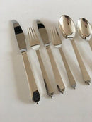 ジョージ ジェンセン スターリングシルバー ピラミッド型カトラリーセット（6人用）48ピース。セットは以下のパーツで構成されています。