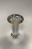 Georg Jensen Sterling Sølv Vase No 469B med Gennembrudt Mønster designet af Harald Nielsen