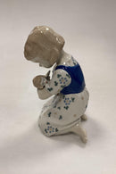 Gräfenthal GDR Figur af Pige med Dukke