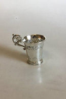 Lille Sølvbæger med hank