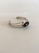 N.E. From 纯银手链与琥珀