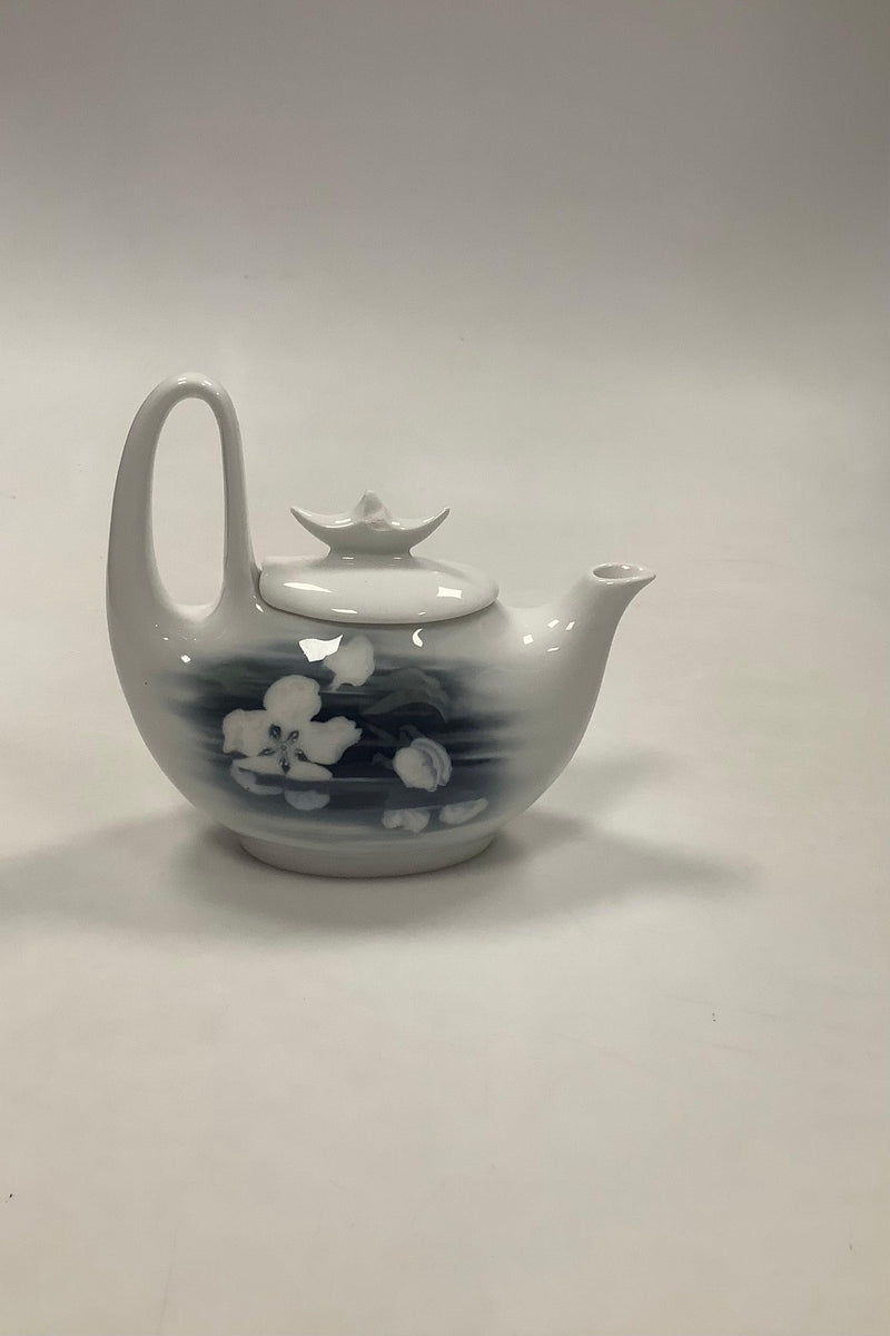 Royal Copenhagen Art Nouveau Kaffekande Unika af Berta Nathanielsen