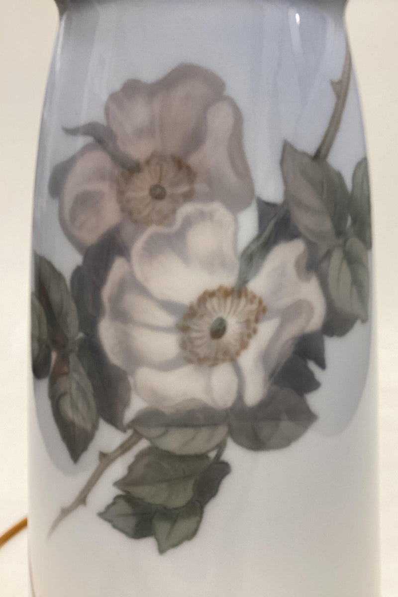 Royal Copenhagen Art Nouveau Lampe / Vase med Vildroser No. 1225/184