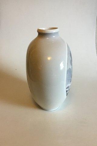 Royal Copenhagen Art Nouveau Unika Vase af Harald Henriksen med vinter motiv