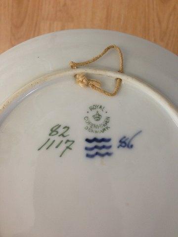 Royal Copenhagen Art Nouveau Vægtallerken med blomster No 82/1117