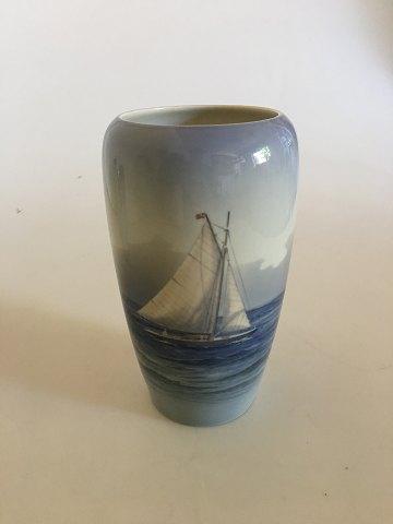 Royal Copenhagen Jugendstil-Vase Nr. 1484/237 mit Schiffsmotiv