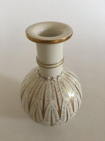 Royal Copenhagen Blanc de Chine Vase mit Gold von Arno Malinowski Nr. 3309