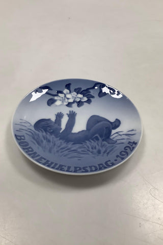 Royal Copenhagen Children's Help Day Plate from 1924