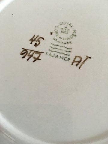 Royal Copenhagen Brun Tranquebar Dyb Tallerken No 947