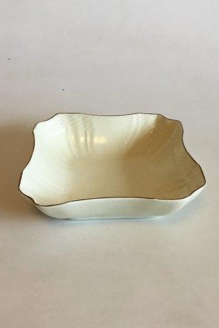 로얄 코펜하겐 크림 골드 스베이펫(Creme Svejfet med Guld, 패턴 1235) 사각 볼 No. 1522