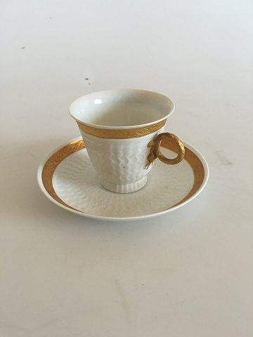 Royal Copenhagen Kaffeetasse und Untertasse Nr. 11538