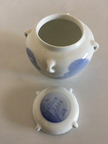 Royal Copenhagen Lågkrukke med Måger og Skibsmotiv og Små Hanke