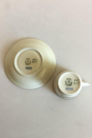 Royal Copenhagen Liselund (Old) Mokkatasse mit Untertasse Nr. 947/9535