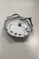 Royal Copenhagen Musselmalet Helblonde Asiet No 1/1075. Med guldkant