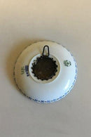 Royal Copenhagen Musselmalet Helblonde Kerzenhalter mit montierter 2-Kronen-Münze mit Frederik IX und Königin Ingrid&