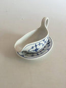 Royal Copenhagen Blue Fluted Saucepan mit aufgesetzter Untertasse Nr. 2061