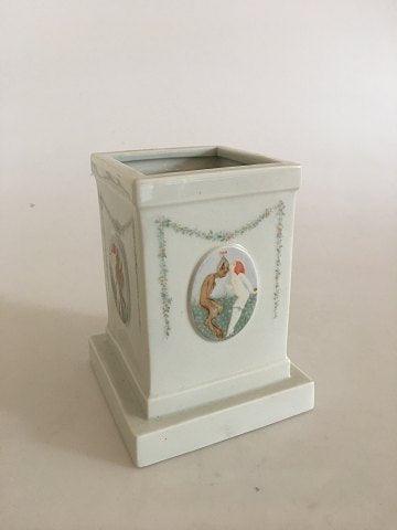 Royal Copenhagen Overglasur Sokkel Vase Med Motiver af Faune og Elverpiger Gerhard Henning