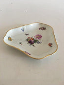 Royal Copenhagen Sächsische Blume Dreieckige Kuchenschüssel Nr. 1526