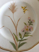Royal Copenhagen Tallerken No 166/2031 Guldkant med Håndmalet Blomst og Sommerfugl