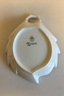 Royal Copenhagen Tradition Hvid Halvblonde m. Guld Bladformet fad No 548