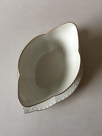 Royal Copenhagen Tradition Hvid Halvblonde m. Guldkant Sauceskål på Fad No 587