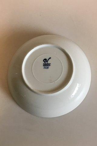 Royal Copenhagen Unika Skål dekoreret med gårdmotiv af Sven Vestergaard No 1081 PMN