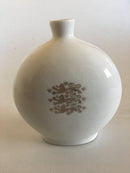 Royal Copenhagen Vase No 1715 med Skibsmotiv og rigsvåbenets tre løver og ni hjerter