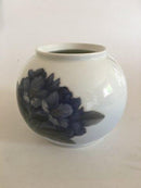 Royal Copenhagen Vase No 845/42B med Rhododendron Motiv