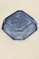 Saltkar i blåt glas.