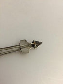 斧头形状的银质胸针