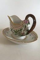 Royal Copenhagen Flora Danica Schlafende Kanne mit Untertasse Nr. 3556
