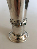 Georg Jensen 830号银质花瓶（132号），含琥珀和绿玛瑙石。