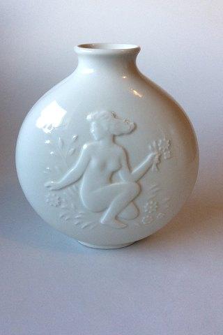 Royal Copenhagen Blanc de Chine vase af Hans Henrik Hansen af Ung Nøgen pige no. 4117