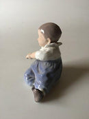 英国皇家哥本哈根的儿童坐像No 1517