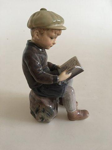 Dahl Jensen Figur Læsende Dreng No 1096