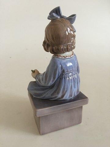 Dahl Jensen Figur af Pige med Bær (Else) No 1207