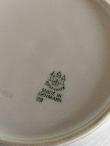 Bing Grondahl Egmont Deep Plate No 22。白色带酒红色边缘和金线