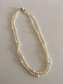 Georg Jensen Collier med Hvide Ferskvandskulturperler og Guldlukning