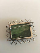 ハンセン スターリングシルバー ブローチ（グリーンシェードストーン