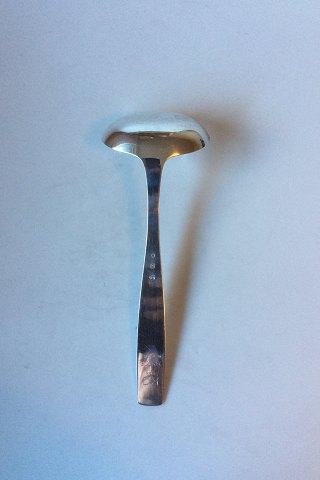 Stor suppeøse af tre-tårnet sølv.