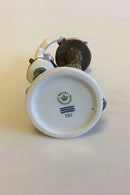 Royal Copenhagen Årsfigur af Pige ved foderbræt No. 757