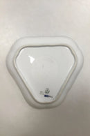Royal Copenhagen Saksisk Blomst Let Trekantet Kagefad No 493/1526
