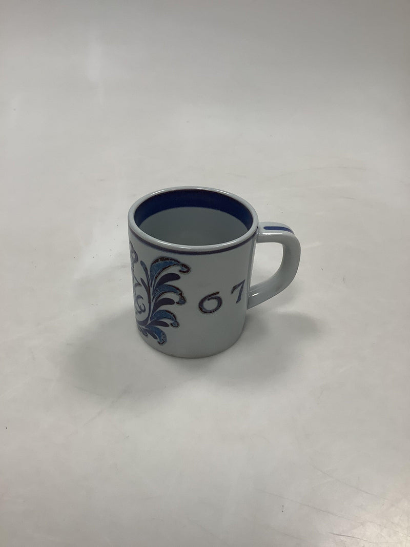 Royal Copenhagen Aluminia Dronning Margrethe Lille Årskrus fra 1967